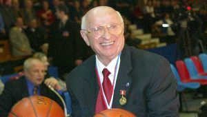 Red Auerbach @CoachCedric aleksandr, aleksander, gomelsky, gomelski, entrenador, biografía, bio, biografia, baloncesto